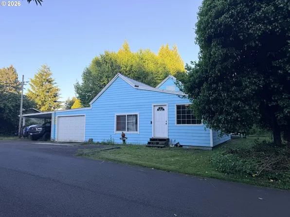677 SE Moffitt Rd, Waldport, OR 97394