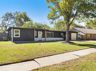 303 21st Ave N, Texas City, TX 77590