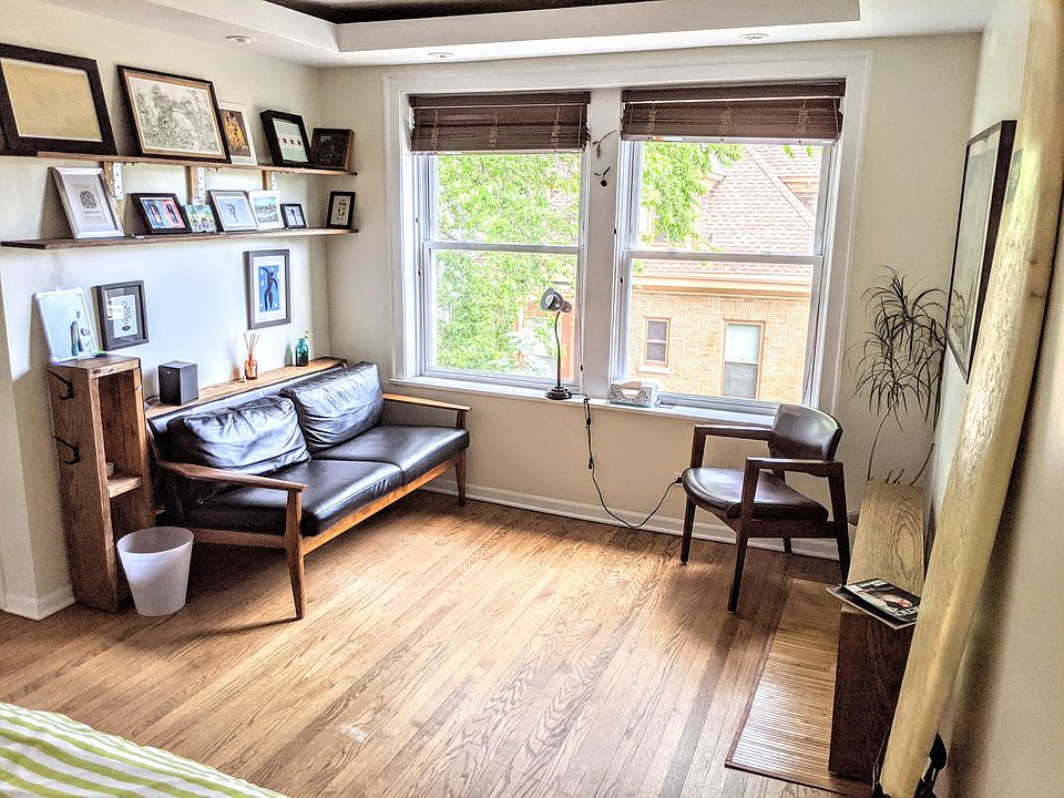 1st image of 4240 N Clarendon Ave APT 406N