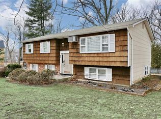 583 Union Rd, Spring Valley, NY 10977