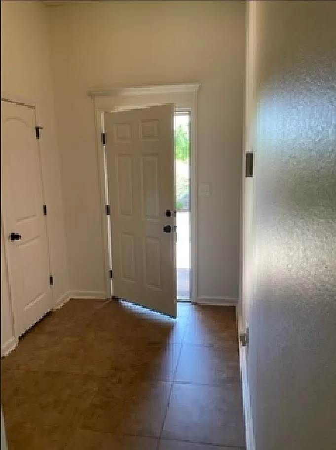 3 bed, 1389 sqft, $1,650 — Photo 3