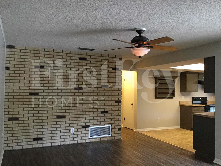 161 Sheridan Ave — Photo 10