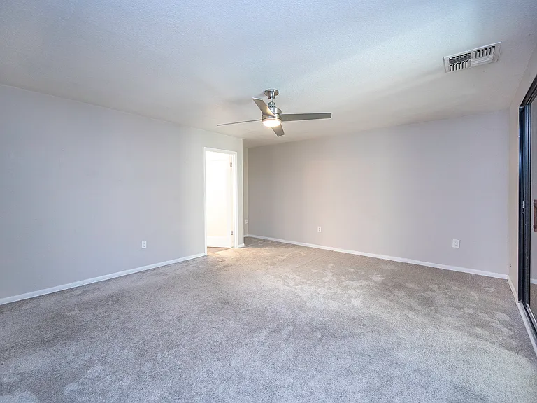 200 P St #D34 — Photo 27