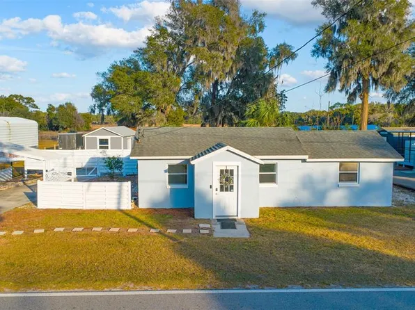 421 Pleasant St, Lake Helen, FL 32744