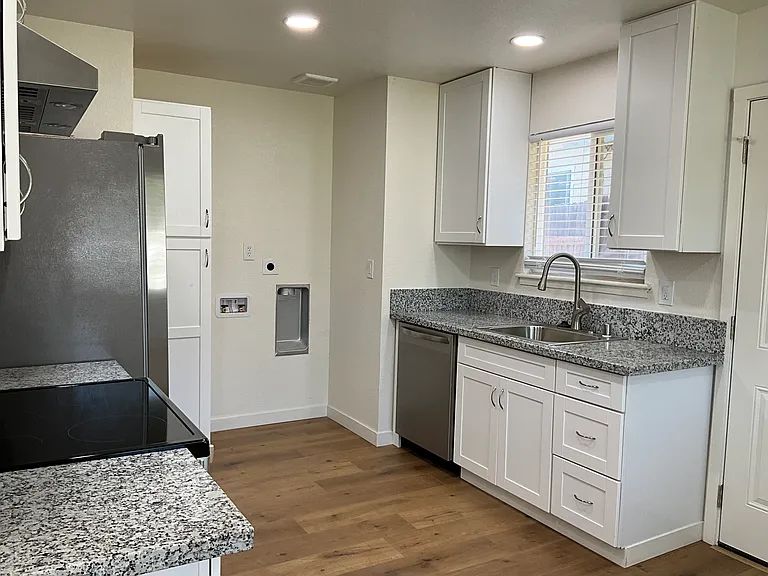 5448 Mona Way — Photo 6
