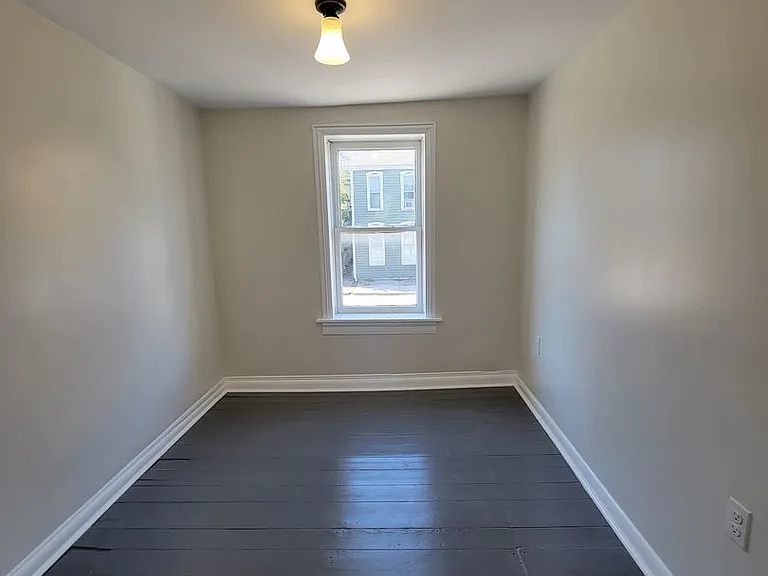 107-109 S Main St — Photo 18