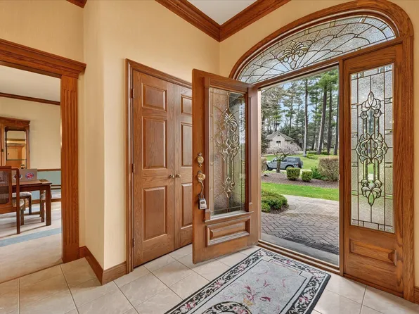 5500 Crystal Creek Ln, Washington, MI 48094