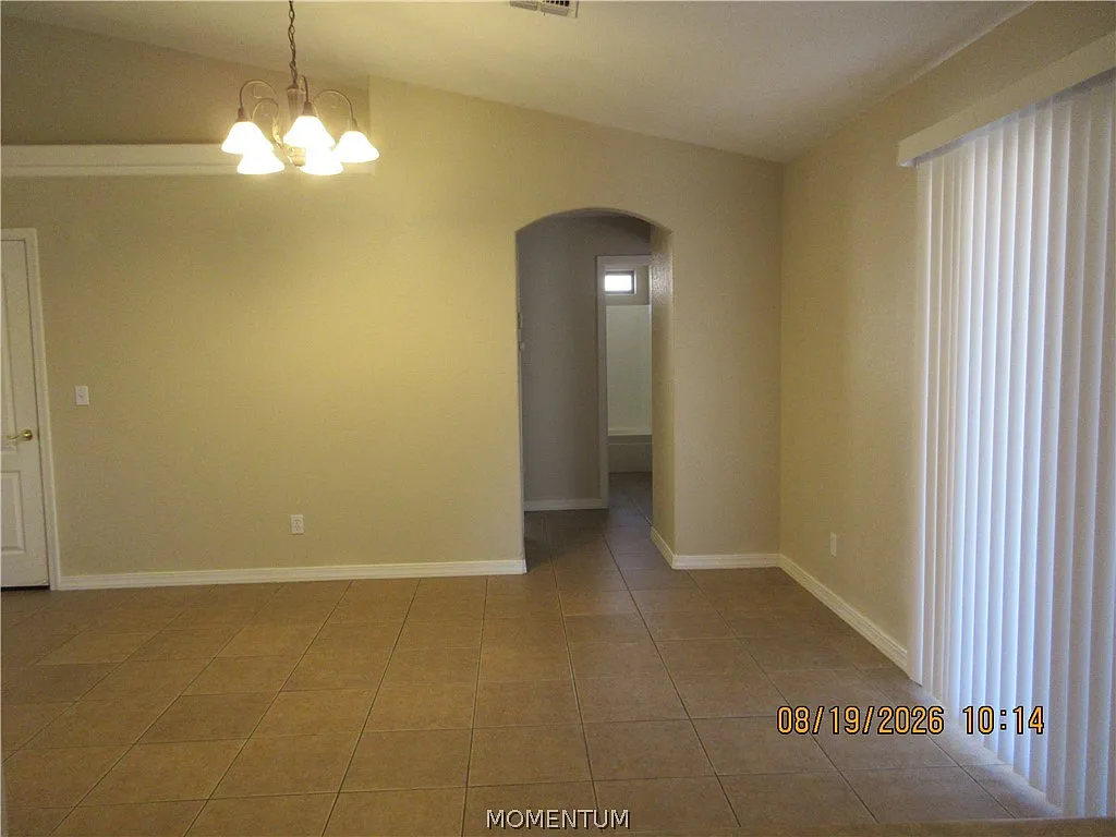 3 bed, 2.0 bath, 1530 sqft, $1,550 — Photo 4