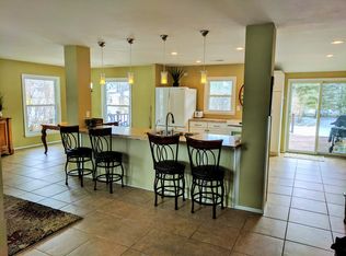 241 Hazel Ln, Hartland, WI 53029