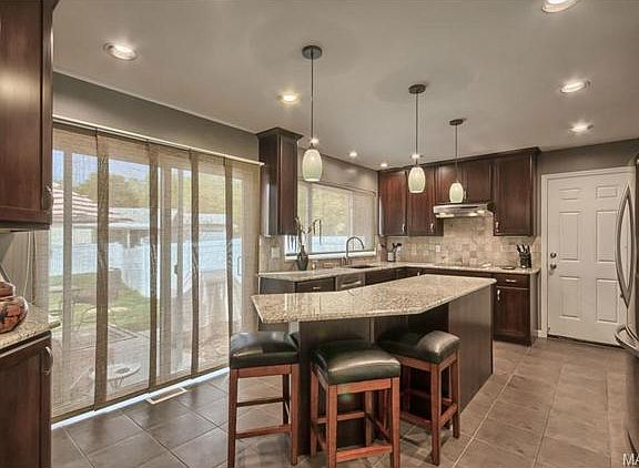 3rd image of 12858 Branchmont Ct