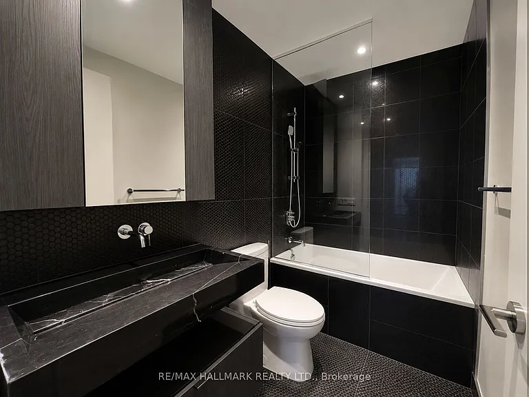 11 Yorkville Ave #3502 — Photo 9