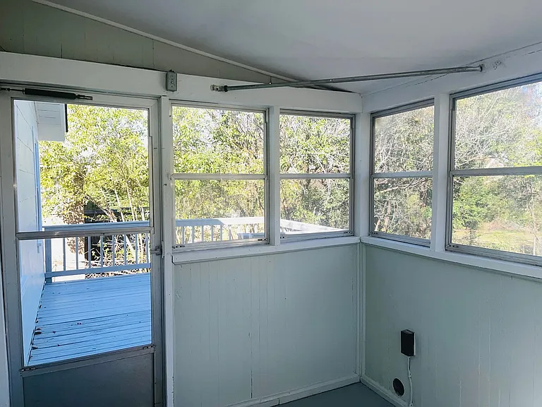 117 Boulevard — Photo 29