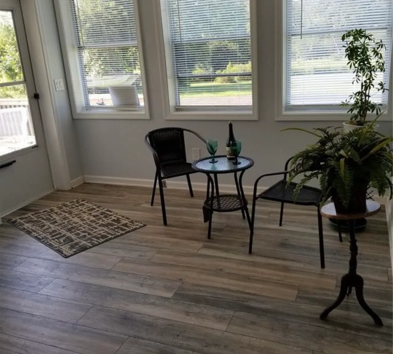 4 bed, 2.5 bath, 1200 sqft, $2,300 — Photo 4