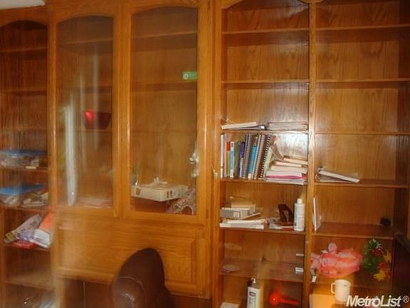 4th image of 5549 Laguna Park Dr