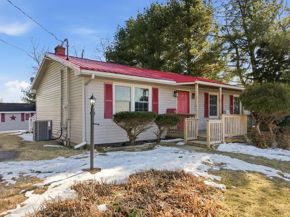 1363 Dow St, Blacksburg, VA 24060