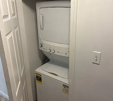 4th image of 308 Alexander Ave Floor 1