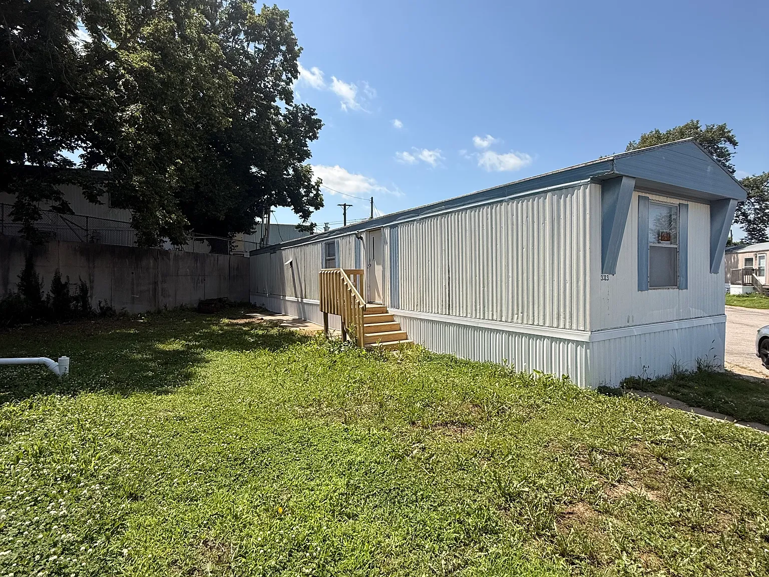 2 bed, $995 — Photo 2