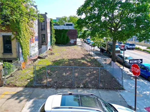 202 61st St, Brooklyn, NY 11220