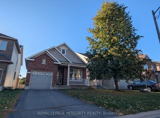 764 Fletcher Cir, Ottawa, ON K2T 0A8
