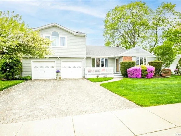262 Rose Street, Massapequa Park, NY 11762