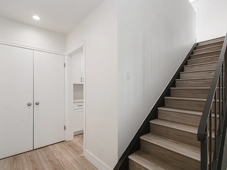 1339 N Columbus Ave #304 — Photo 19