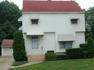 4316 W 217th St, Fairview Park, OH