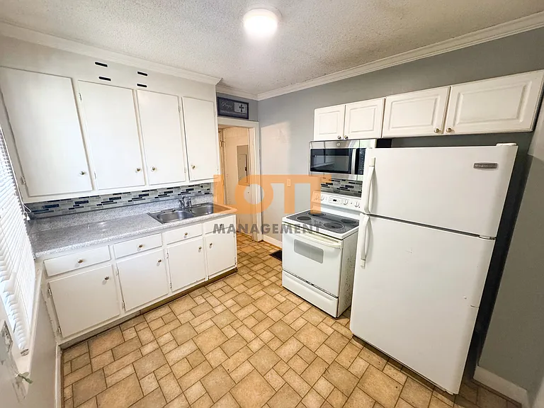 618 Perry Rd — Photo 10
