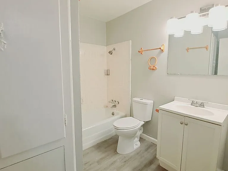 633 Rutgers Dr — Photo 22