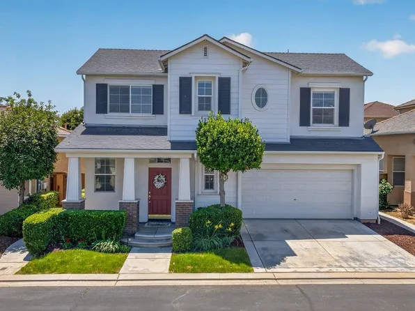 714 W Riviera Ln, Clovis, CA 93619