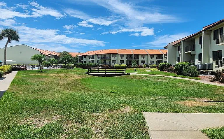 1515 Pinellas Bayway S #62 — Photo 50