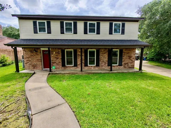 1111 Appleford Dr, Seabrook, TX 77586