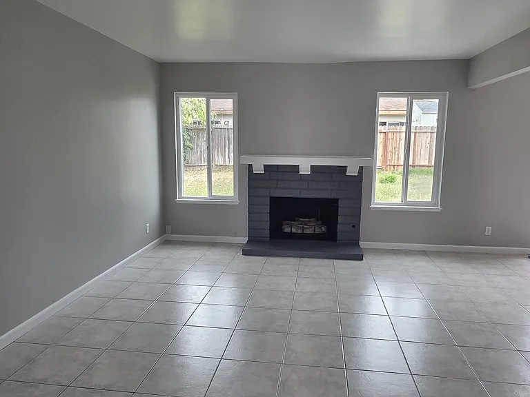 1314 Ukiah St — Photo 2