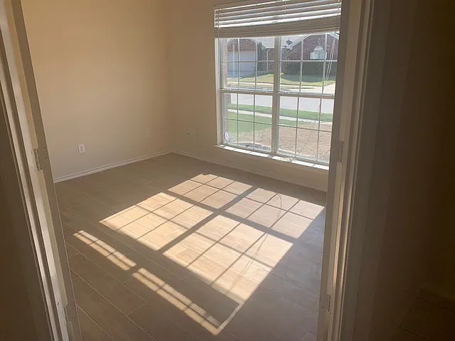 716 Mistymoor Ln — Photo 12