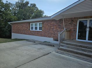 225 Lexington Rd #B, Pleasant Hill, MO 64080