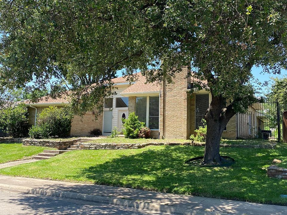 2nd image of 6015 Black Berry Ln
