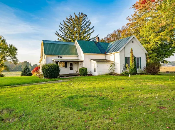 2798 S 900 E, Pierceton, IN 46562