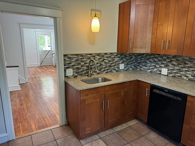 156 Saint Pauls Rd — Photo 8