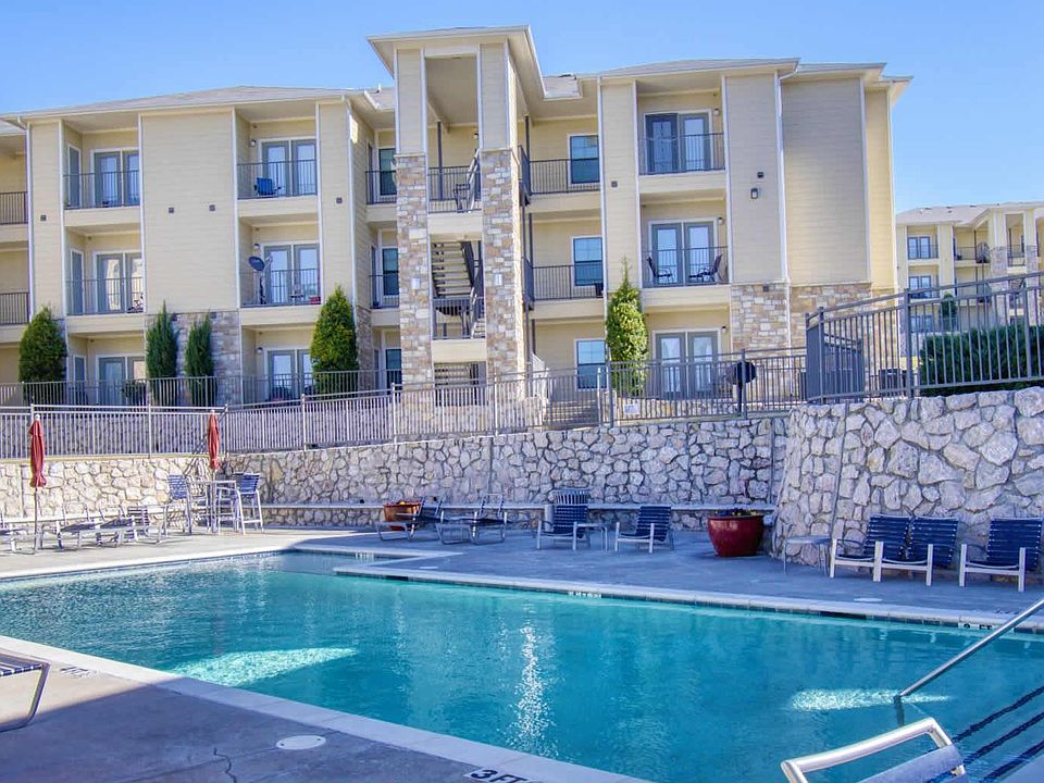 2nd image of 4810 Spur 408 APT 434