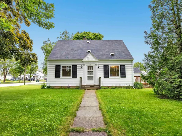 521 South St, Algoma, WI 54201