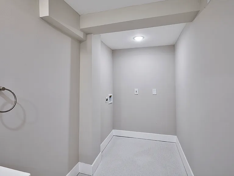 1038 E Mount Pleasant Ave — Photo 26