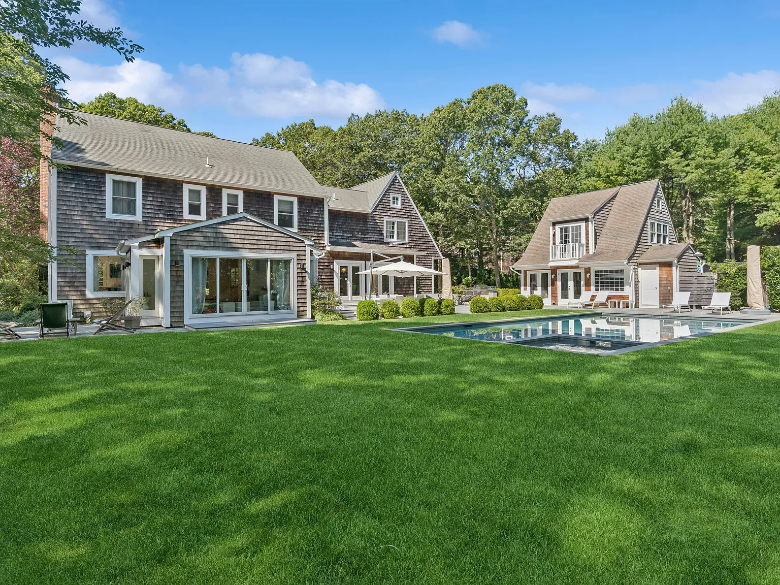 East Hampton Village Fringe — Photo 3
