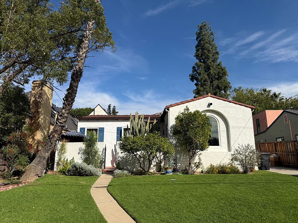 Lemon and tangerine trees produce fruit throughout the