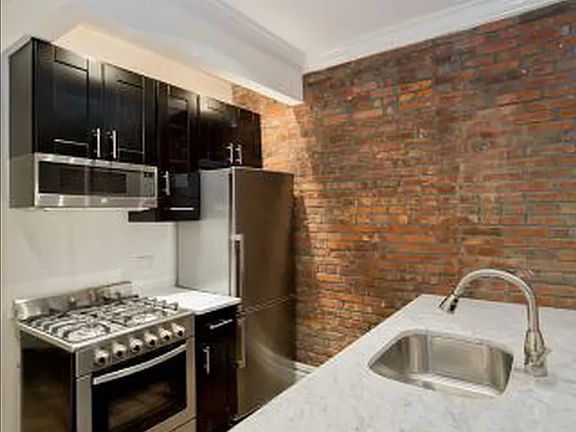 2nd image of 1556 2nd Ave APT 4