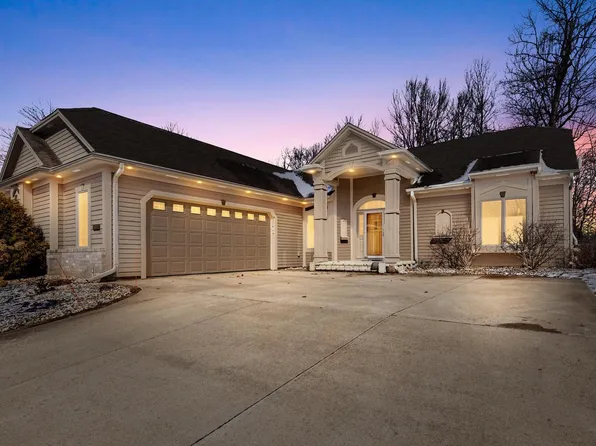 405 Kames COVE, Slinger, WI 53086