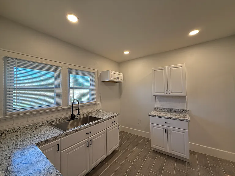 2922 Virginia Park St #2 — Photo 3