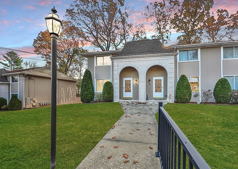 1st image of 201 Woodside Dr #201