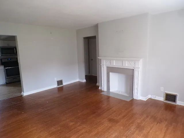 2 bed, 5376 sqft, $1,450 — Photo 3