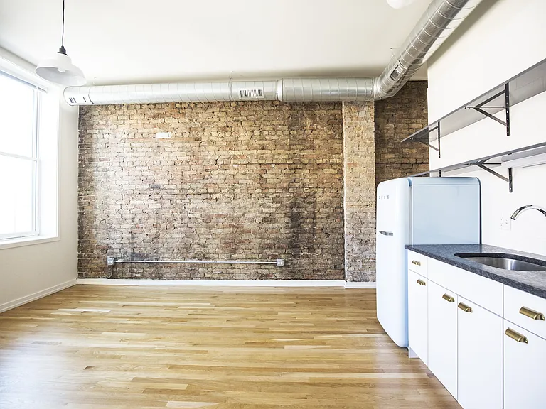 1422 N Milwaukee Ave — Photo 13