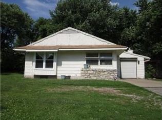 1910 S Lees Summit Rd, Independence, MO 64050