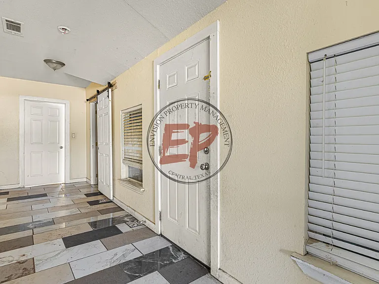 301 N Guadalupe St — Photo 10